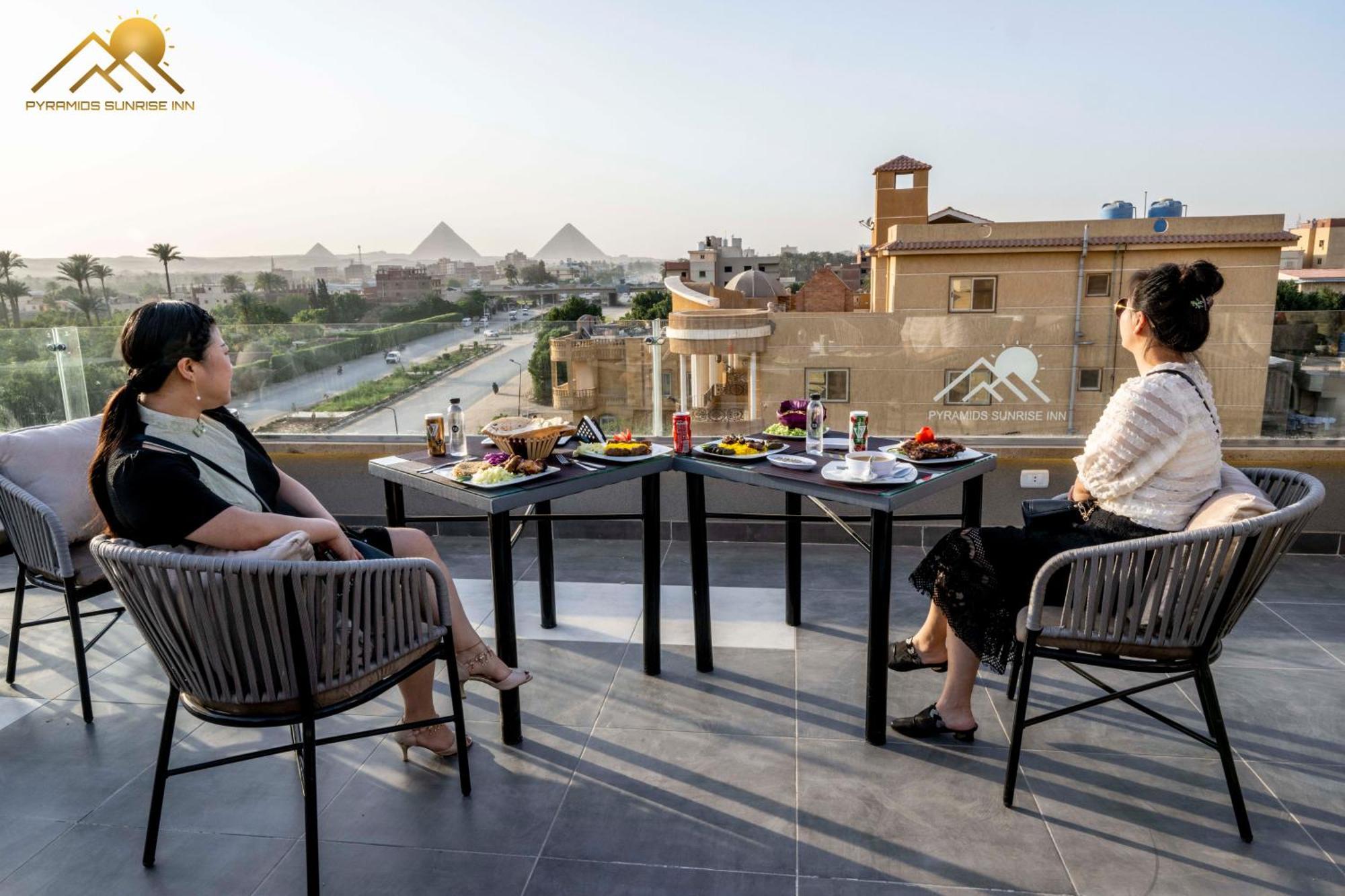 Pyramids Sunrise Отель Kafrat al Jabal
