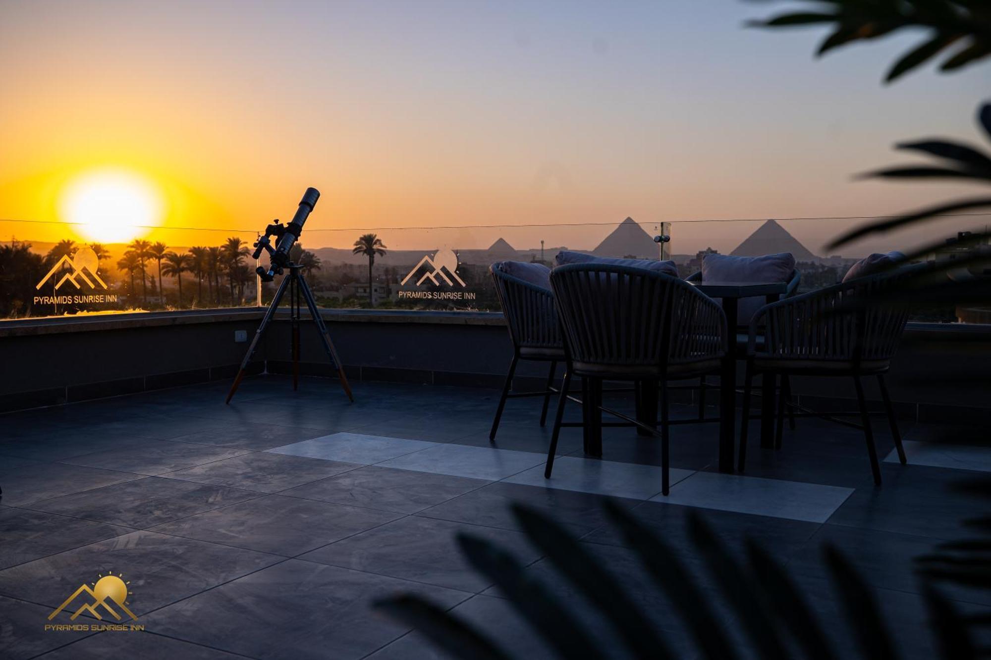 Pyramids Sunrise 4*