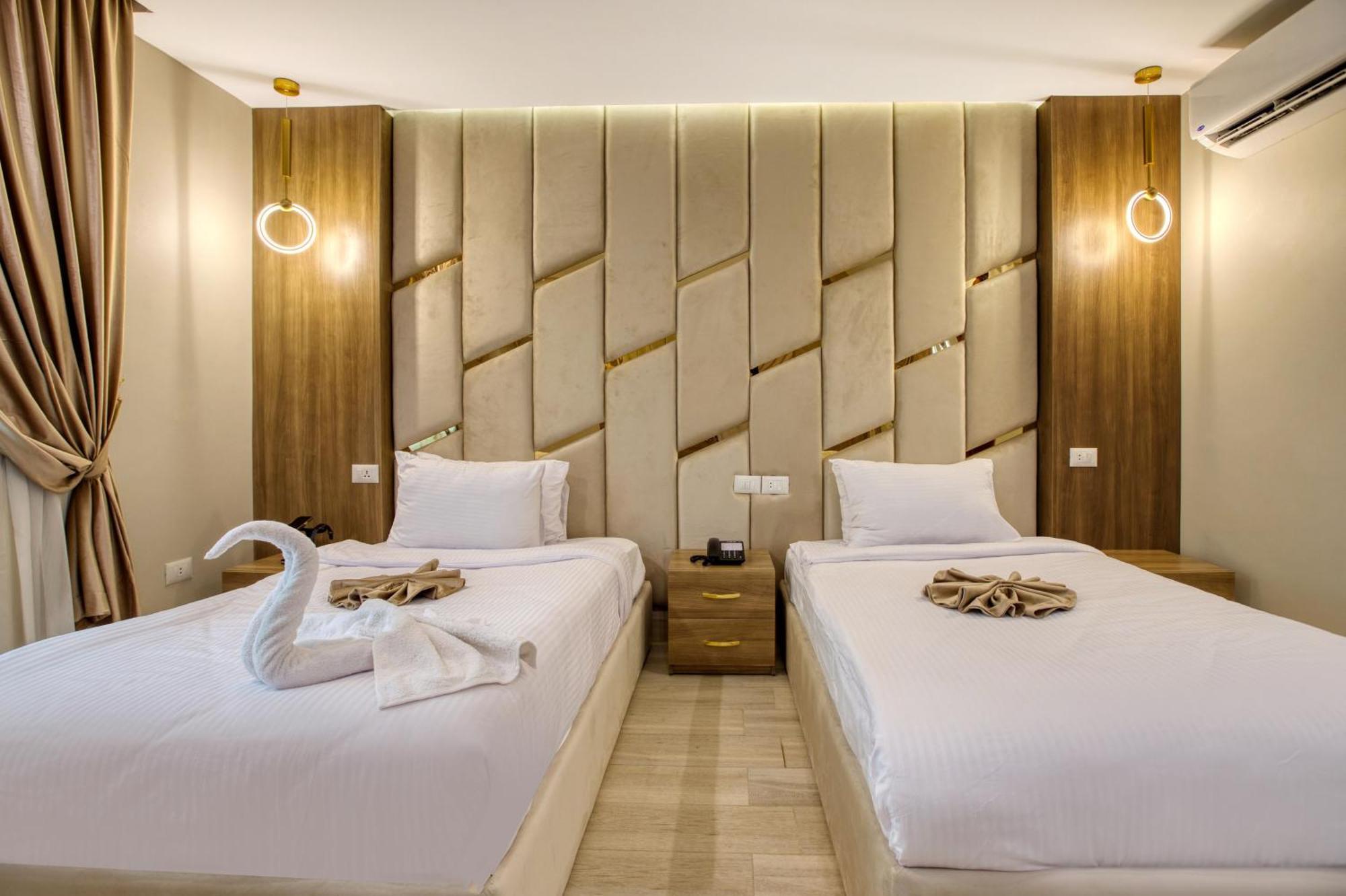 Pyramids Sunrise 4*